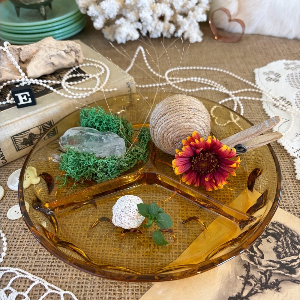 Vintage Amber Glass Dish - Picture 3 of 8